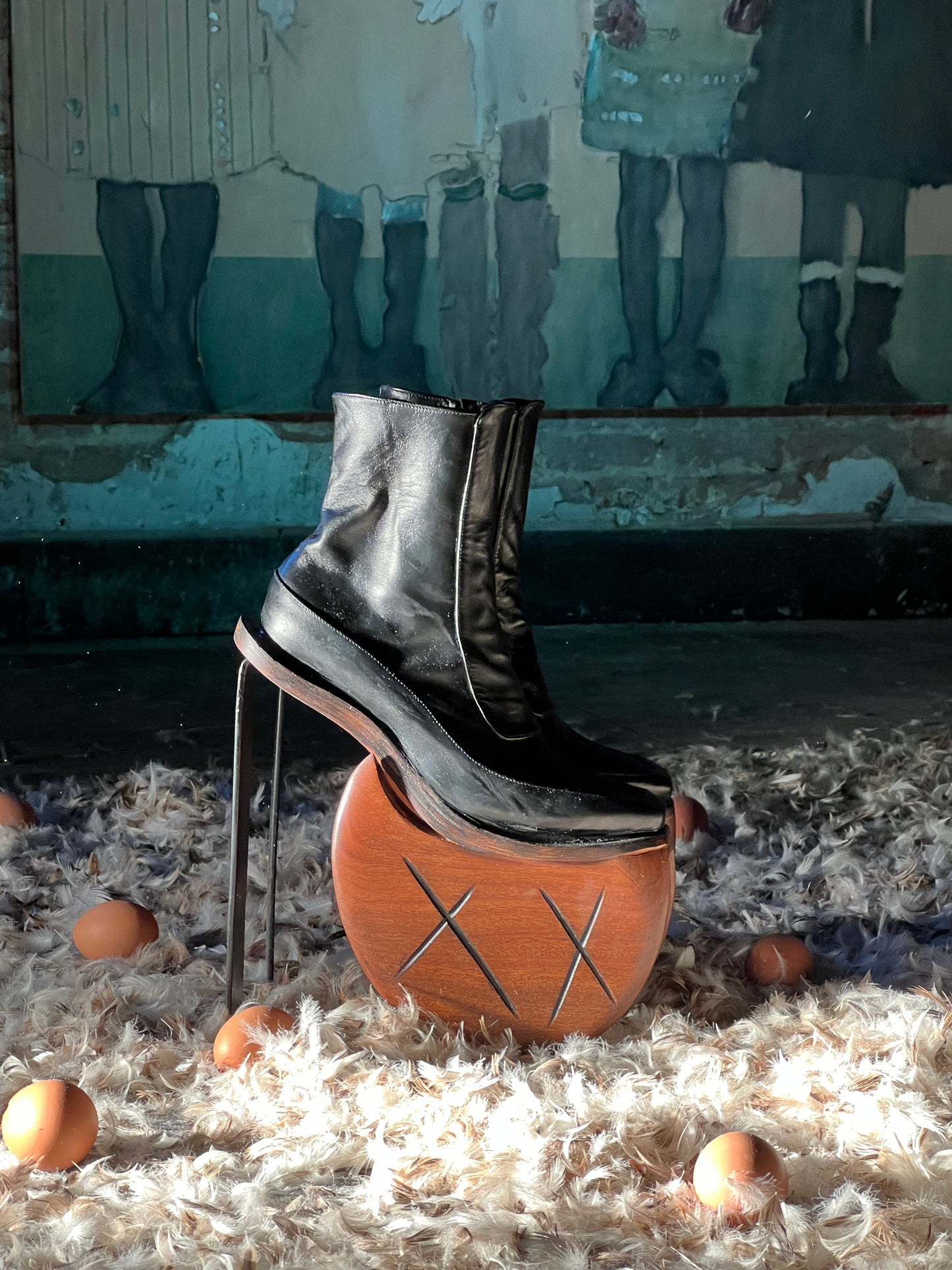 ART PROJECT BOOTS WITH FV