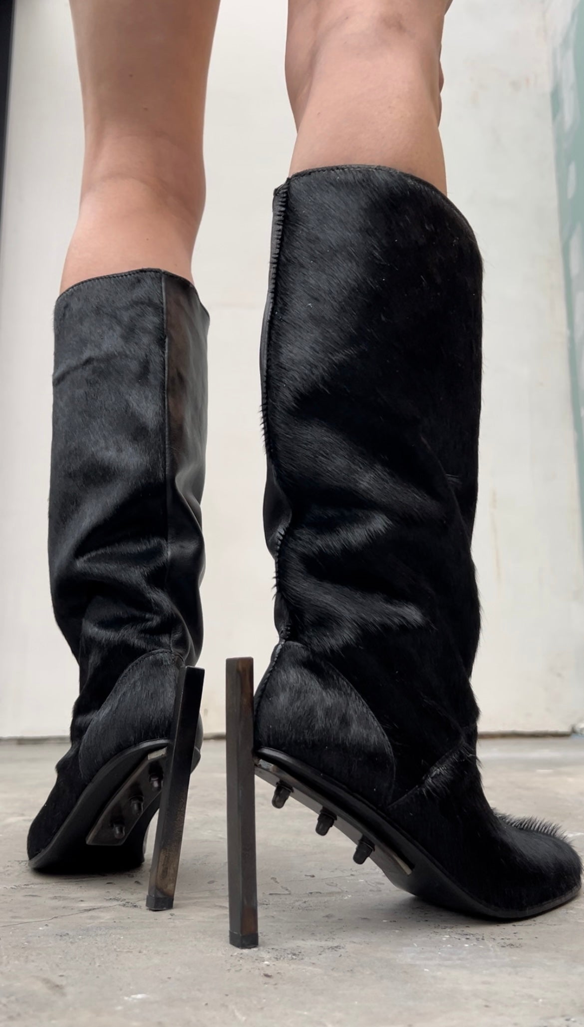 5. STEELETTO BLACK LEATHER + PONY