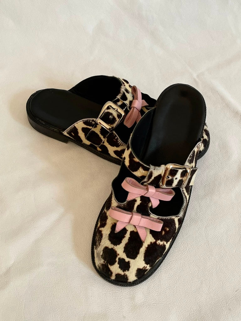 1. LARS LEOPARD + PINK BOWS