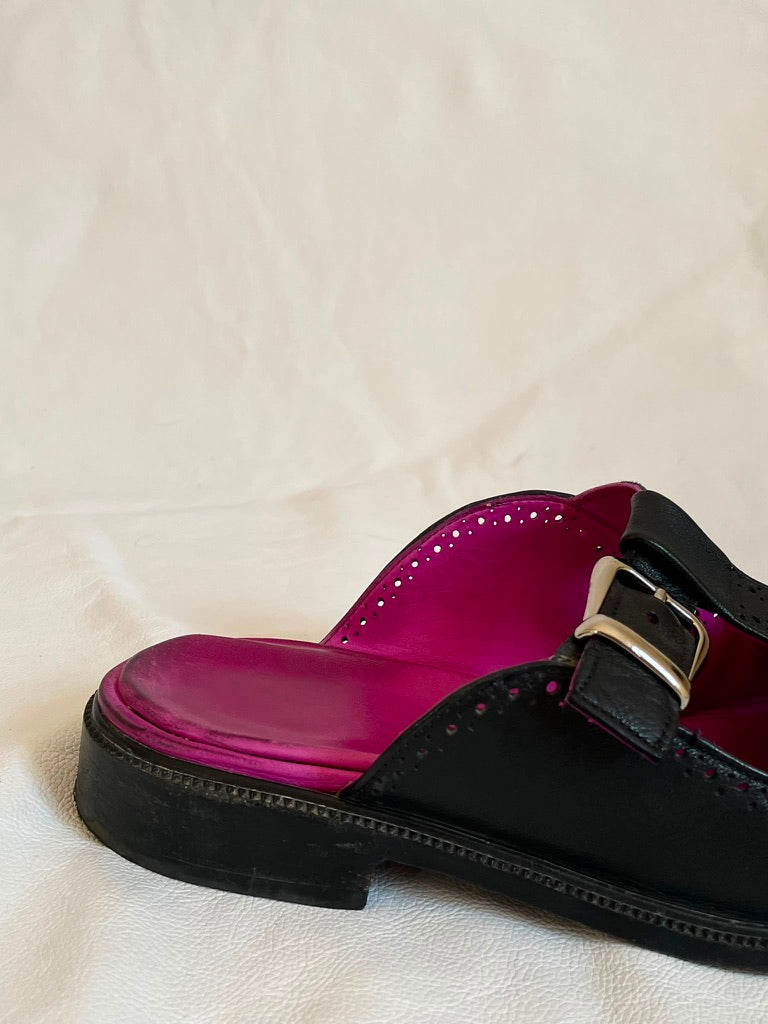 1. LARS BLACK + FUCHSIA
