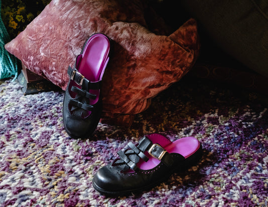 1. LARS BLACK + FUCHSIA