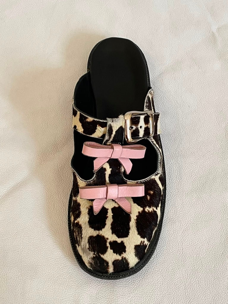 1. LARS LEOPARD + PINK BOWS