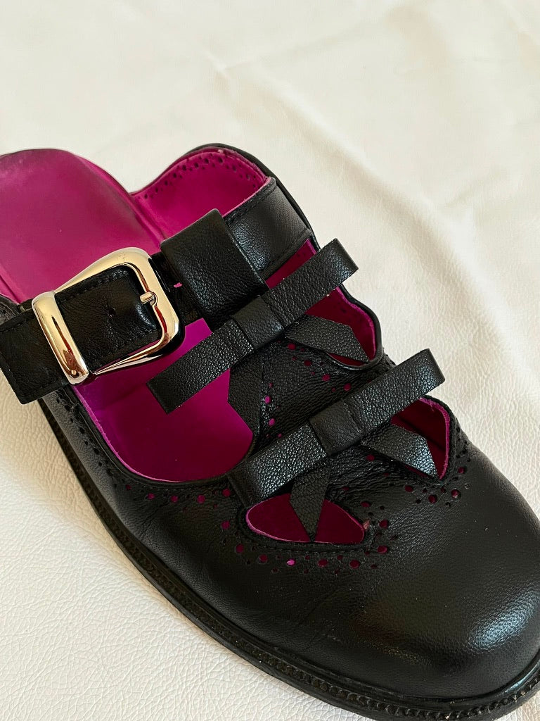 1. LARS BLACK + FUCHSIA