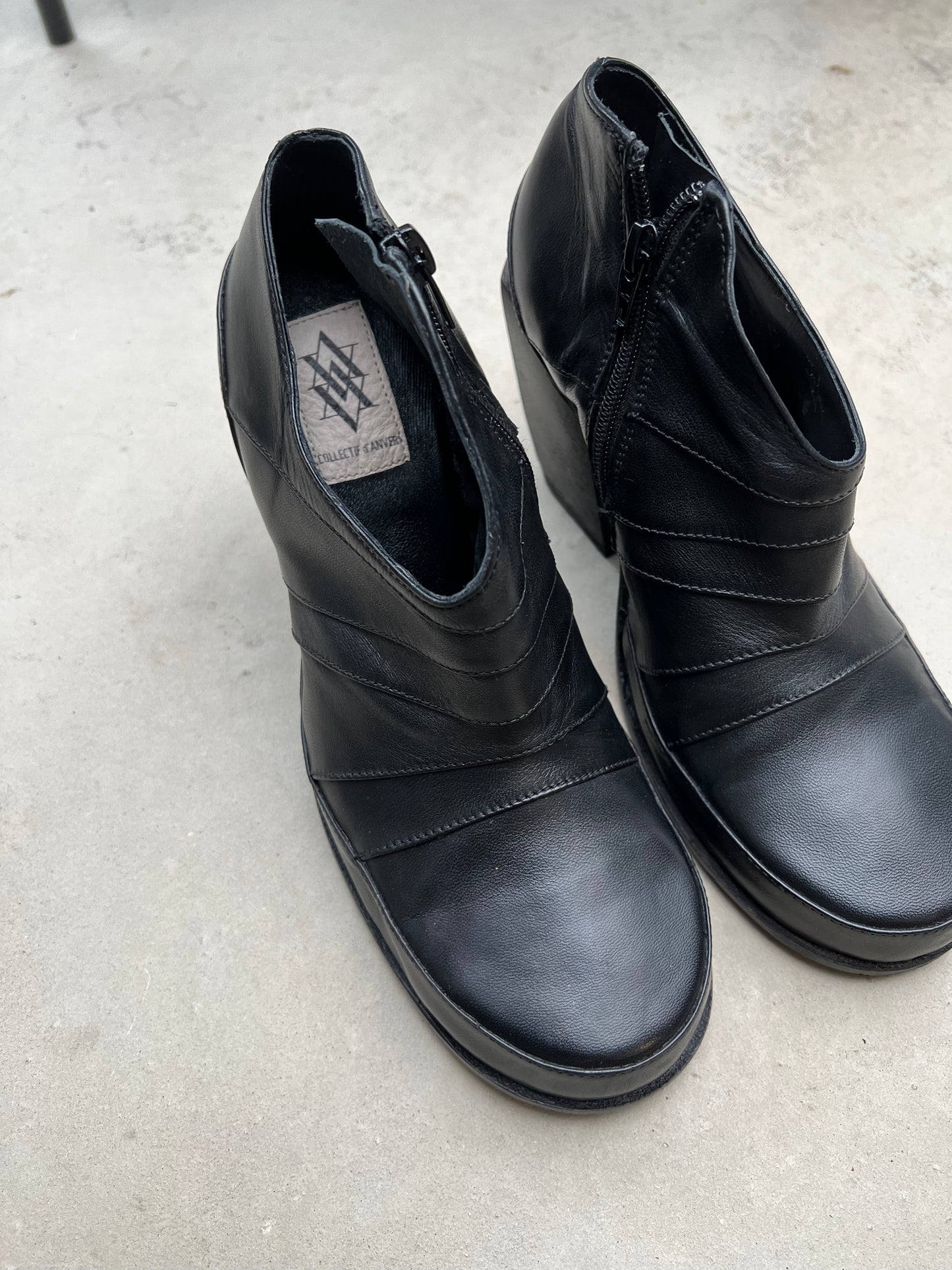 BLACK ZIP SHOE - MADE FOR GDB